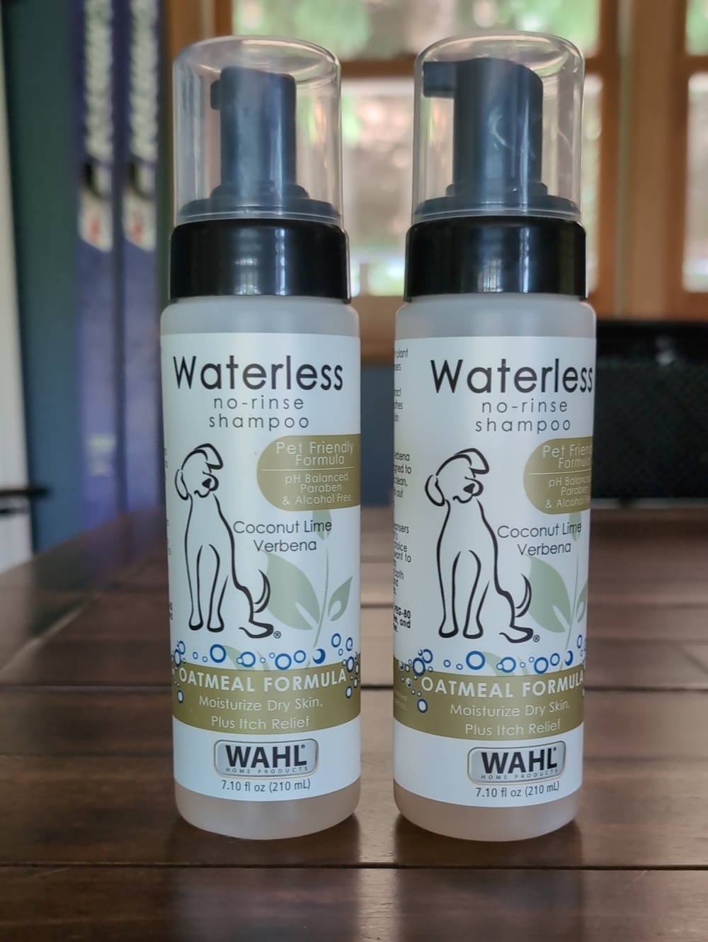 Wahl Waterless No-Rinse Shampoo Foam — White and Gold Bottles